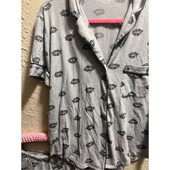 Victoria’s Secret Grey Button Up Sleep Shirt And Shorts Set Woman’s Size Small P - Picture 3 of 9